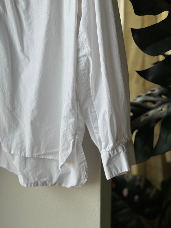 GAP White Long-Sleeve Button-Down Shirt - Picture 2 of 4